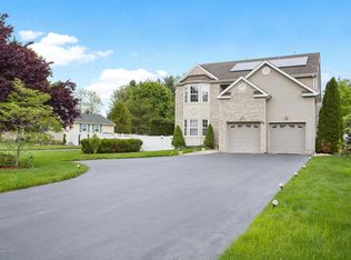 50 Pension Rd, Manalapan, NJ 07726