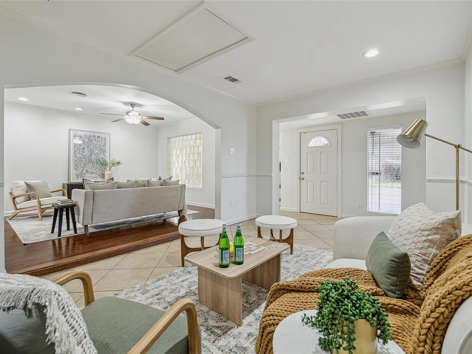 3 bed, 2.0 bath, 1835 sqft, $2,550 — Photo 3