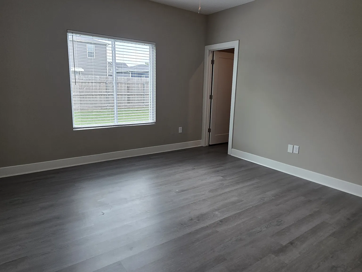 3 bed, 1210 sqft, $1,650 — Photo 3