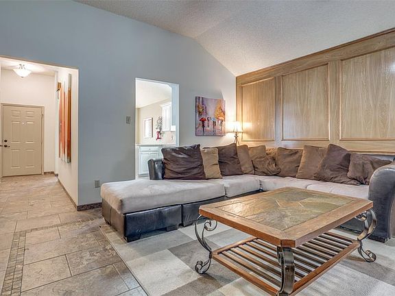 4th image of 532 Kelley Ct