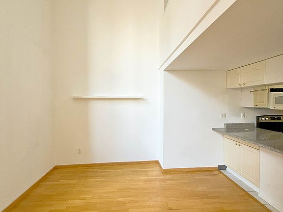 5th image of 371 Madison St APT 418