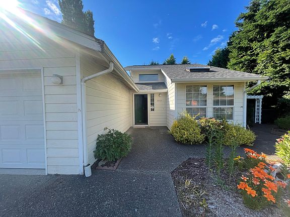 2nd image of 5905 W Sarazen St SE