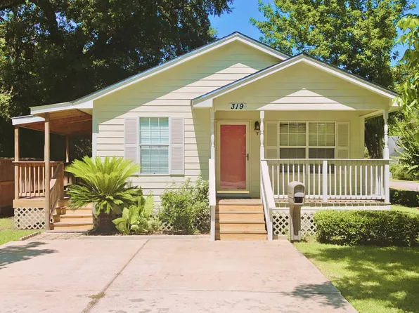 319 S Virginia St, La Porte, TX 77571