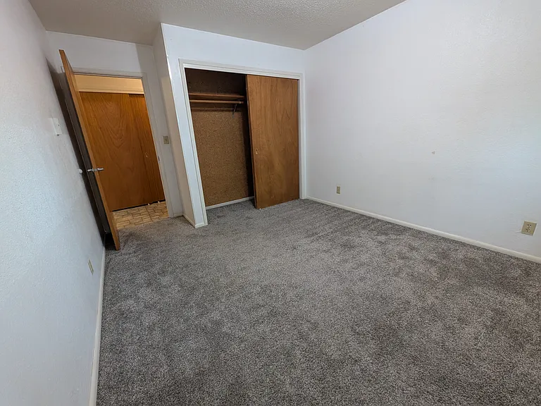 2575 Yew Street Rd — Photo 45