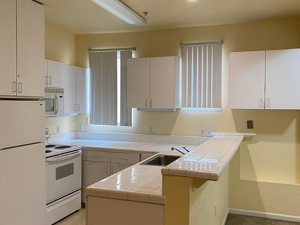 1st image of 161 W Santa Clara St #206