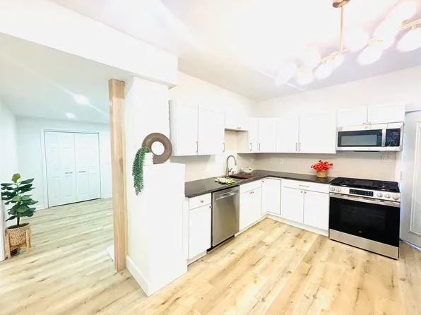 317 Fingal St, Pittsburgh, PA 15211