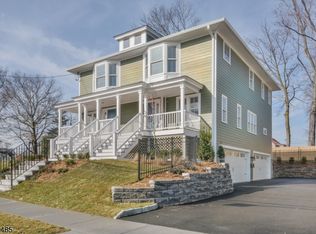 92B Grove St #B, Montclair, NJ 07042