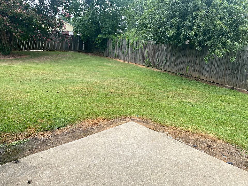 2nd image of 3410 Parish Cir