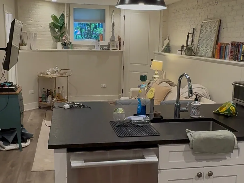 Living Room/Kitchen