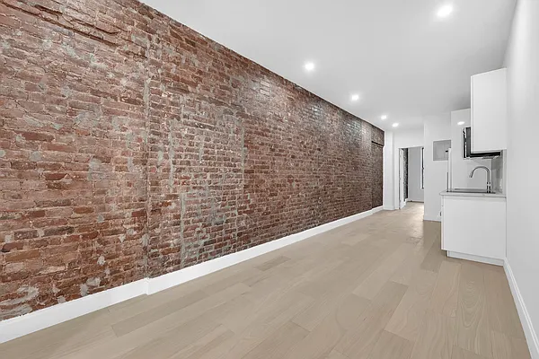 Rented by Monday Morning Management LLC | media 18