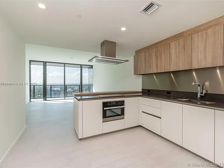 1000 Brickell Plz #2904 — Photo 4