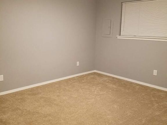5th image of 9921 64th Avenue Ct E #B