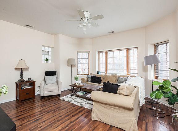 2nd image of 1940 N Bissell St #2