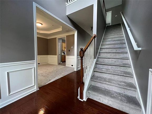 4th image of 6119 Foxcroft Ct