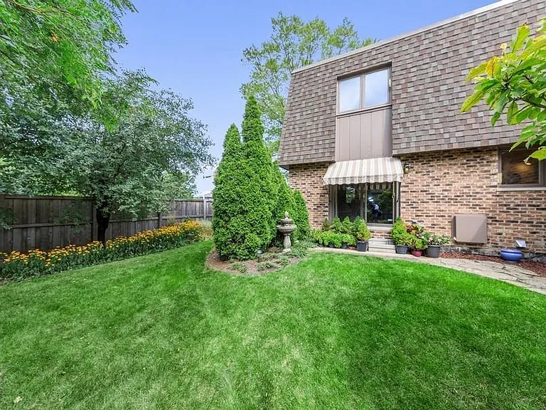 3800 Gilbert Ave #N — Photo 30