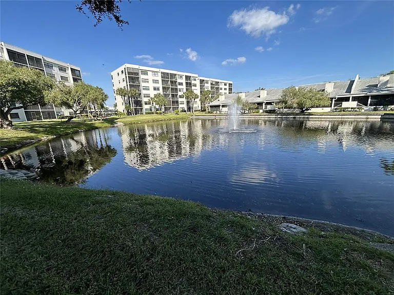 1316 Pasadena Ave S #202 — Photo 44