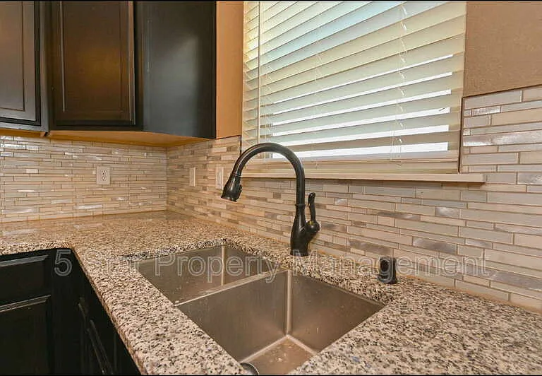 4628 Marisabel Azcarate St — Photo 15