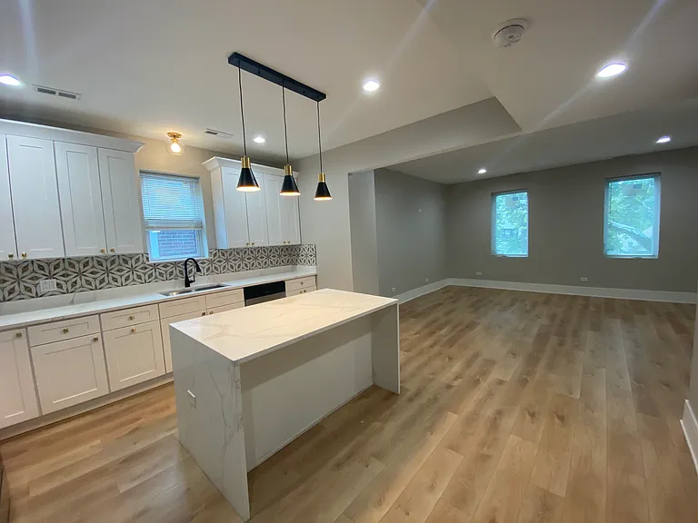 7526 S Ellis Ave #2 — Photo 14