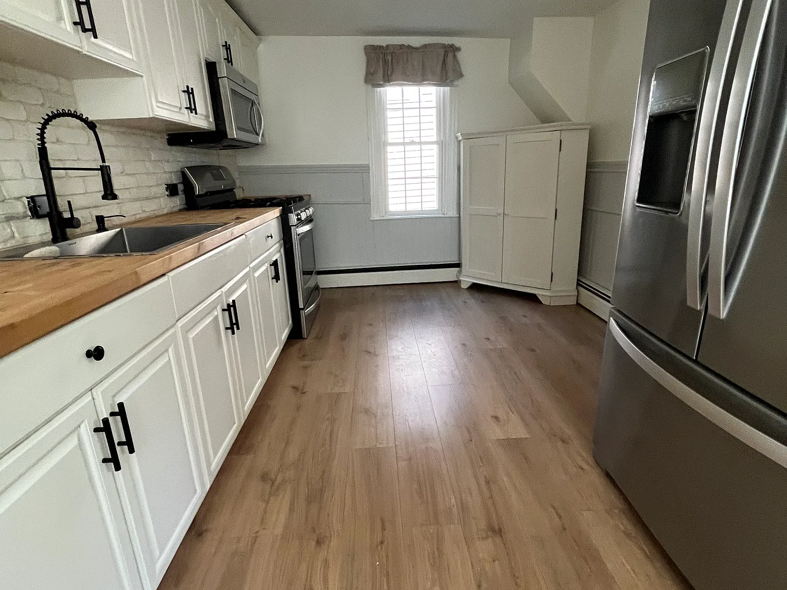4 bed, 1700 sqft, $2,500 — Photo 1