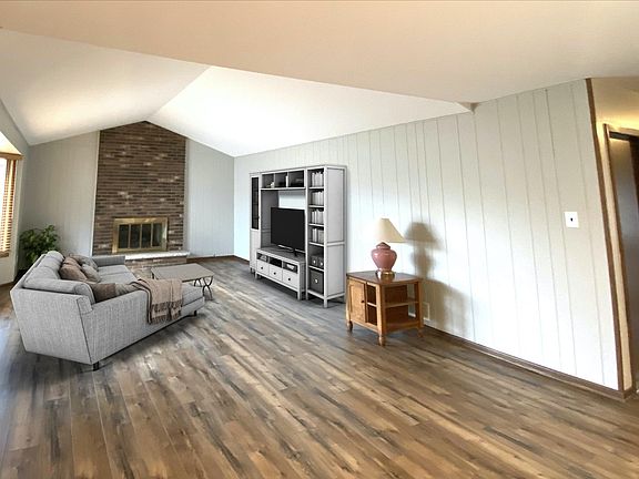 2nd image of 14748 Sprucecreek Ln