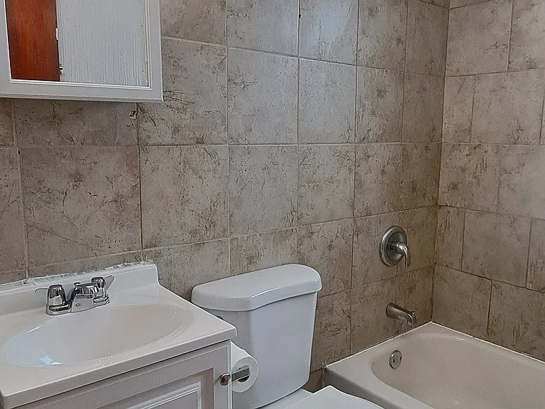 1680 Skyline Dr #6 — Photo 3