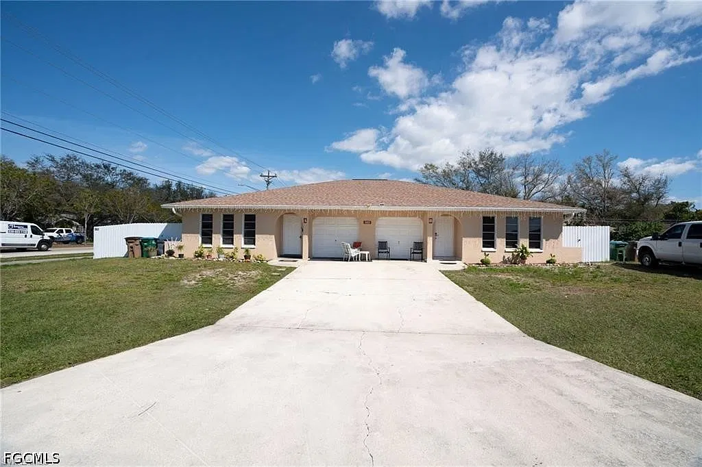 3 bed, 1.0 bath, 2360 sqft, $1,600 — Photo 1