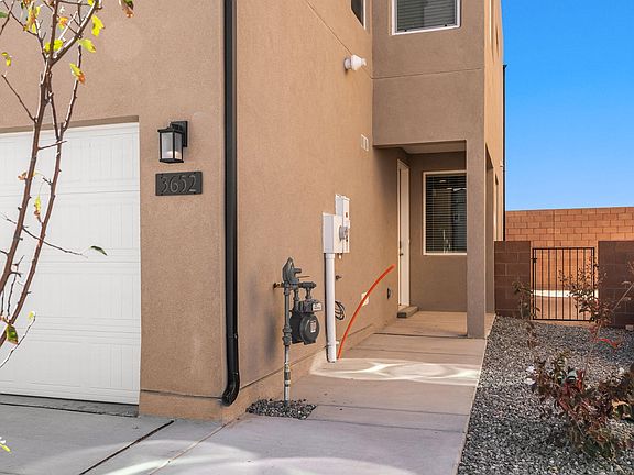 2nd image of 3652 Queen Ct NE