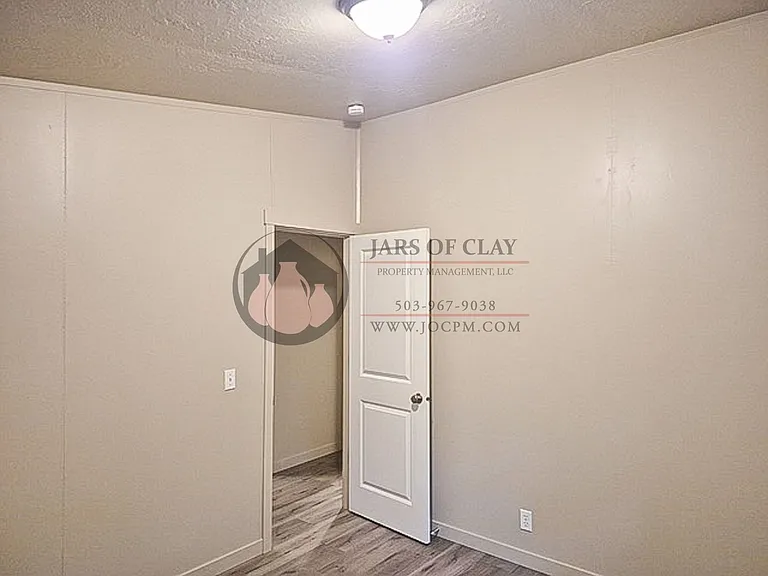 315 SW Twin Oaks Cir #29 — Photo 8