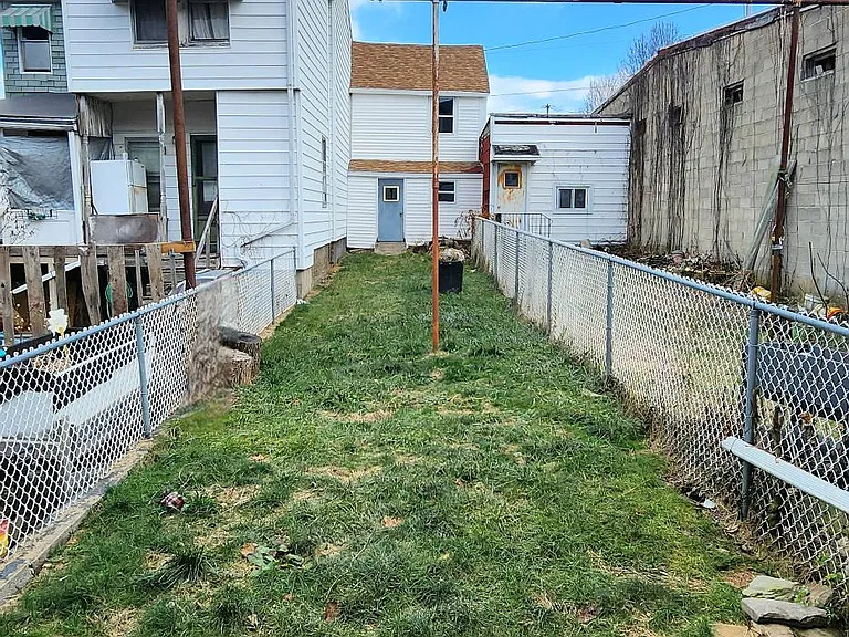 245 S Chestnut St — Photo 12