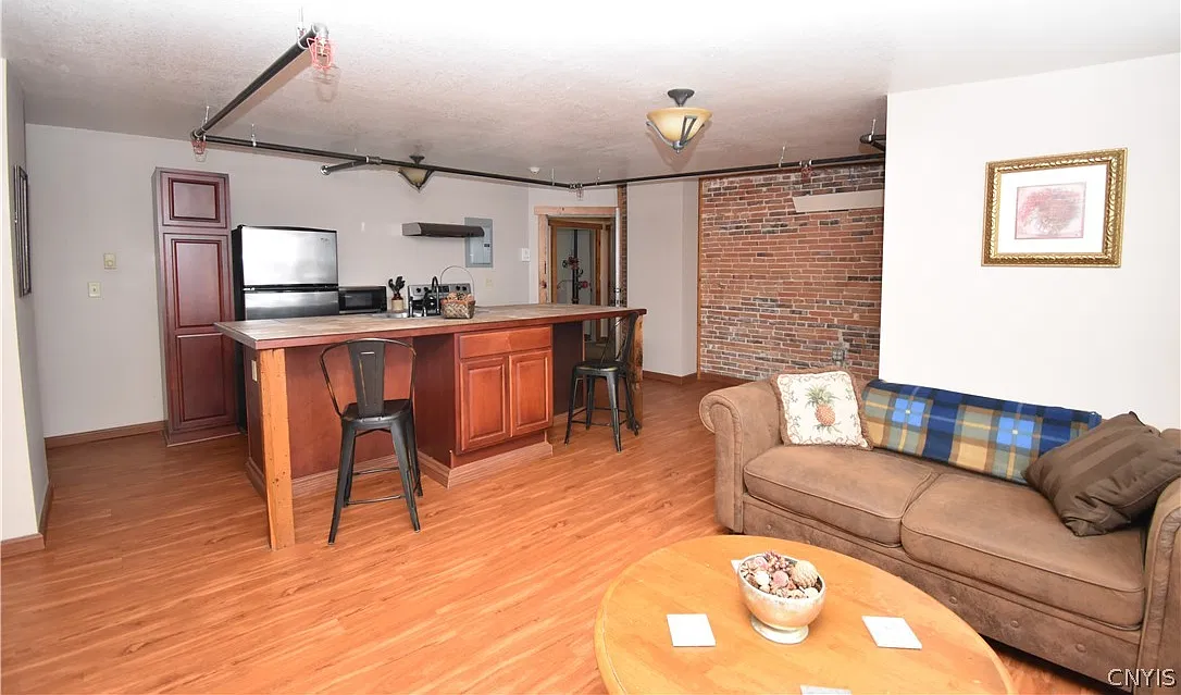 1 bed, 1.0 bath, 1000 sqft, $1,500 — Photo 4