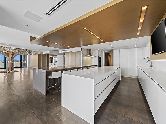 2nd image of 9999 Collins Ave APT 6J
