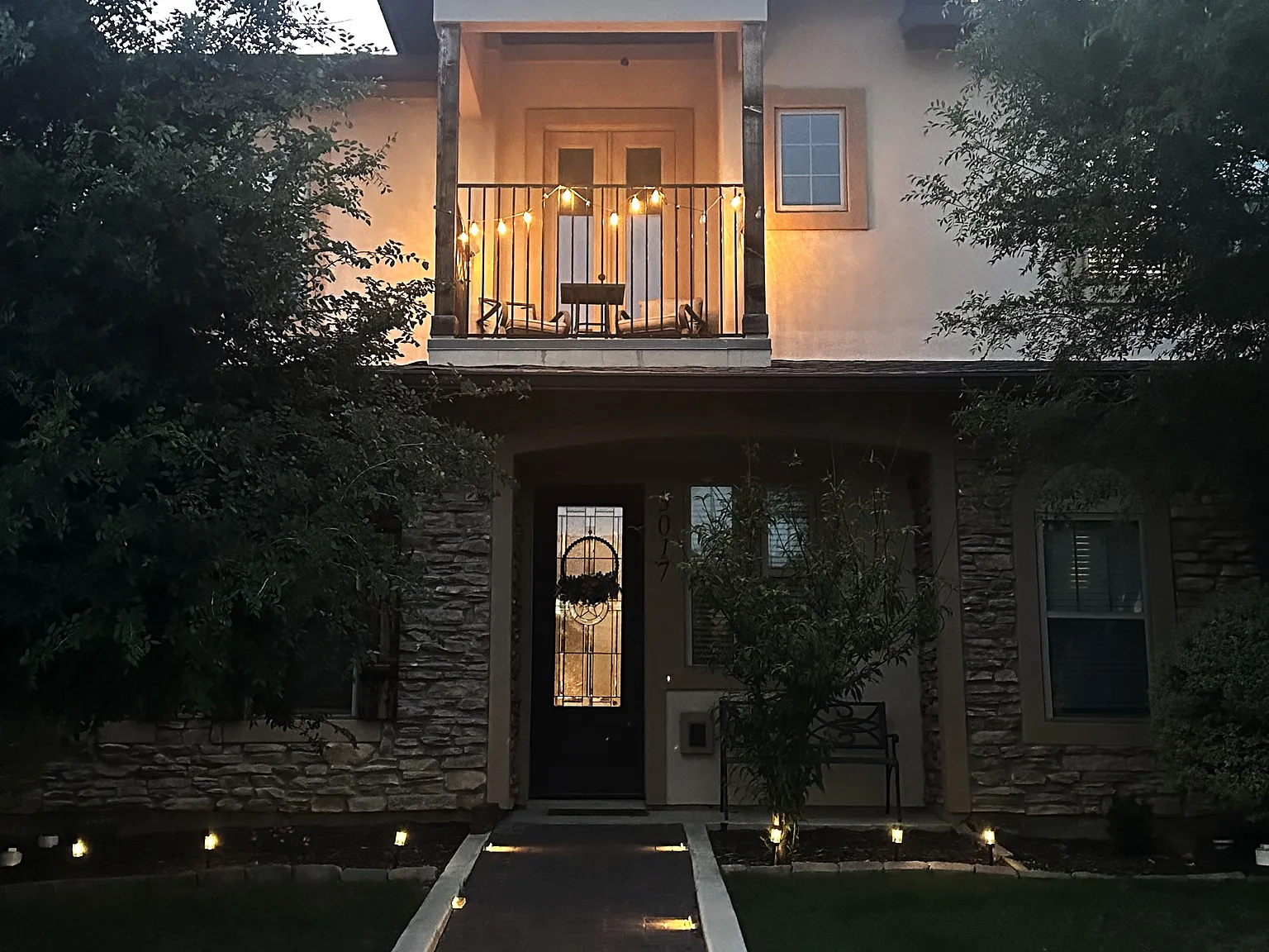 4 bed, 2.5 bath, 1900 sqft, $5,355 — Photo 2