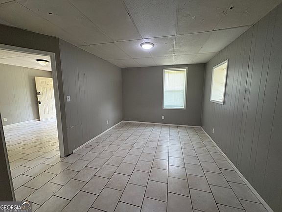 4th image of 207 Reynolds St NE #4D