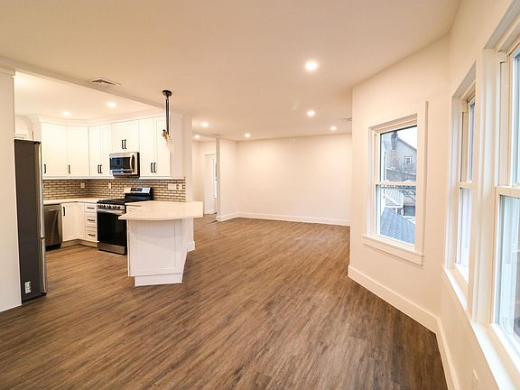 4th image of 521 Westchester Ave APT 2