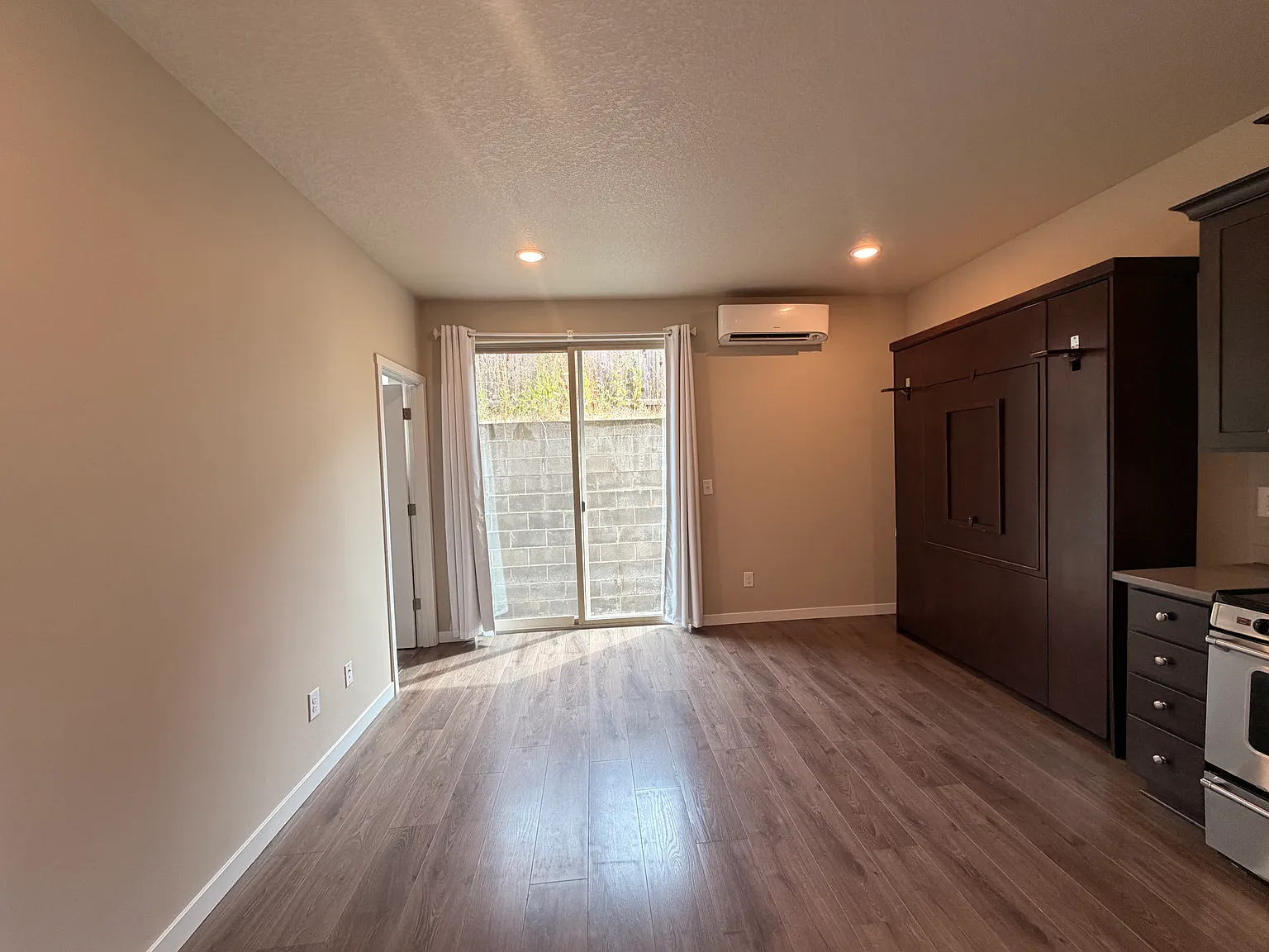 Studio, 450 sqft, $1,195 — Photo 3