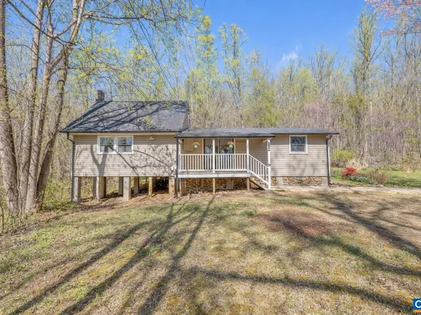 1112 Red Bird Dr, Stanardsville, VA 22973