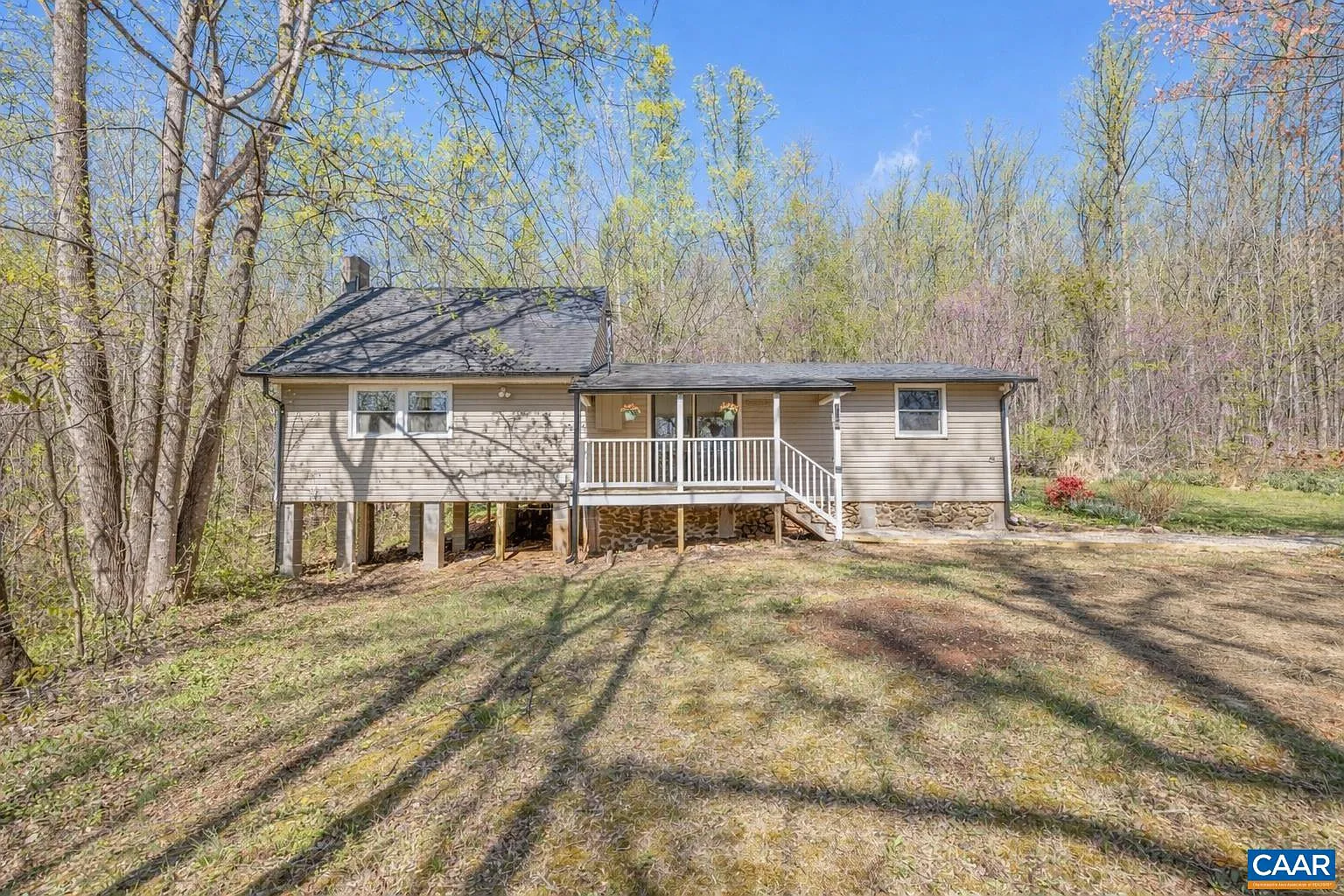 1112 Red Bird Dr photo 1