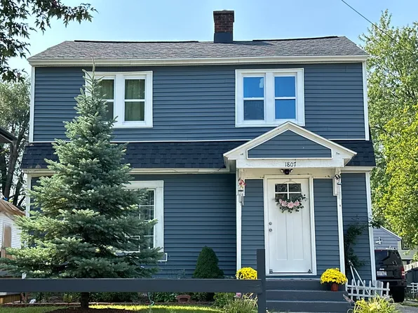 1807 College Ave SE, Grand Rapids, MI 49507
