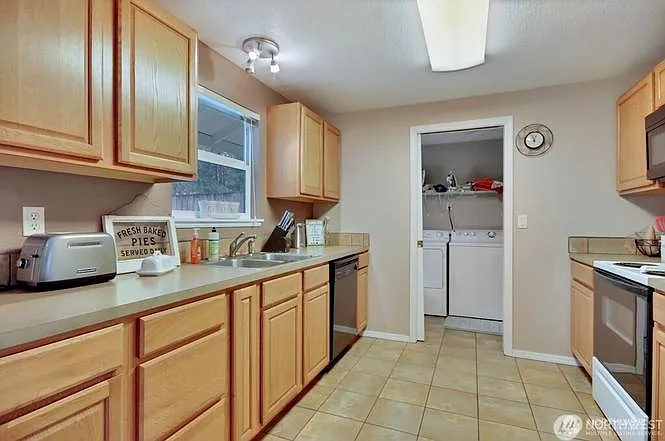 8204 38th Street Ct W — Photo 6