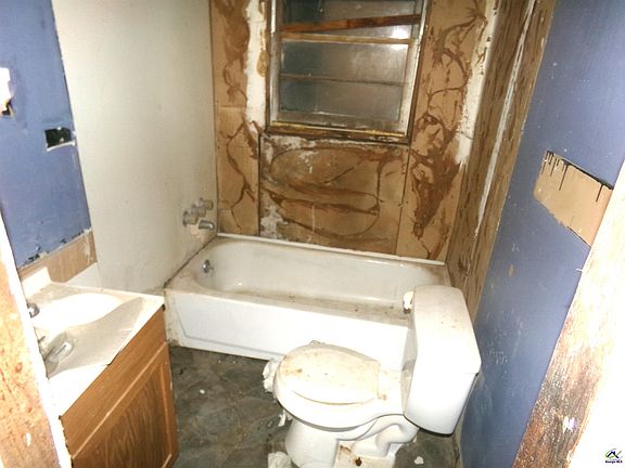 5th image of 58 Strawberry Rd