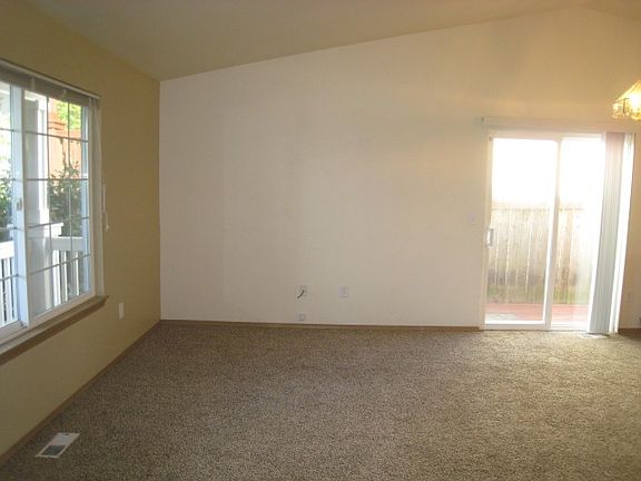 2nd image of 6014 52nd St NE