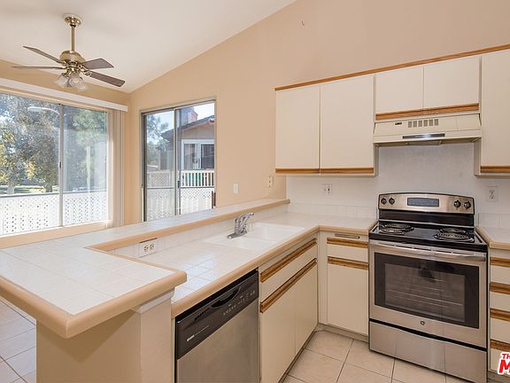 5th image of 2438 Pleasant Way Unit H