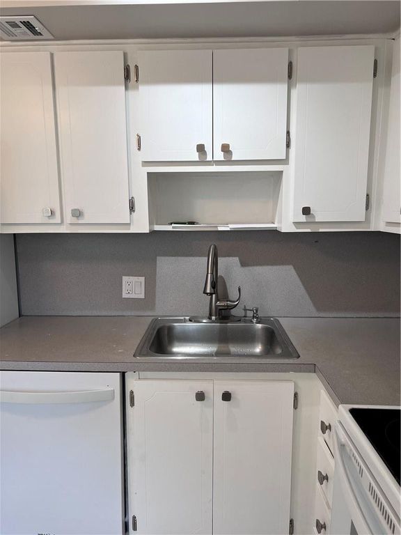 3000 S Course Dr APT 209, photo 9