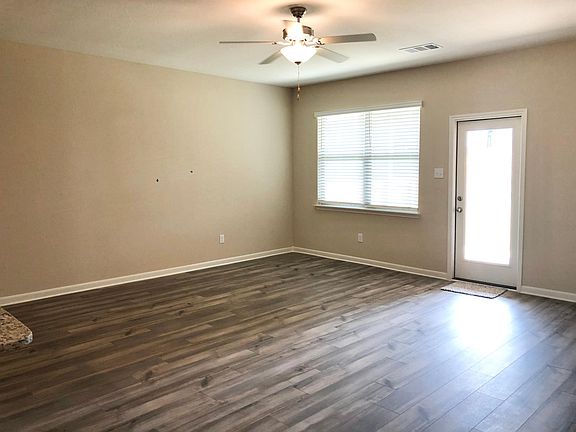 5th image of 1901 Dahlia Way