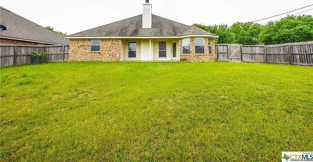 4 bed, 2.0 bath, 1600 sqft, $1,650 — Photo 1