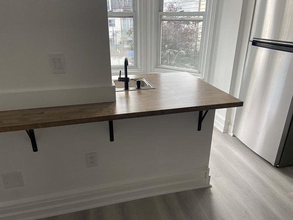 1st image of 850 N 22nd St #2R