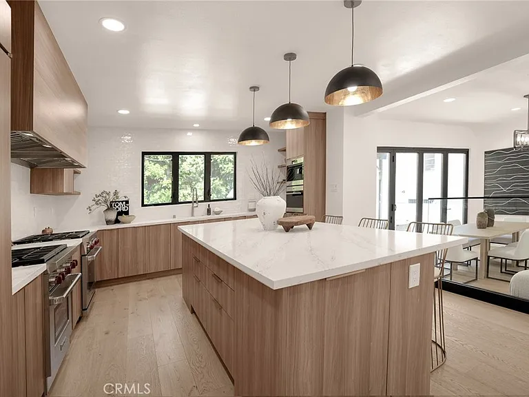 1012 Cory Ave — Photo 12
