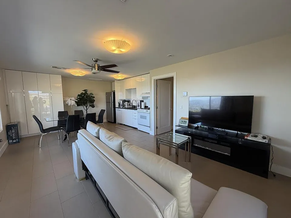 4140 W Arrieta Cir #B
