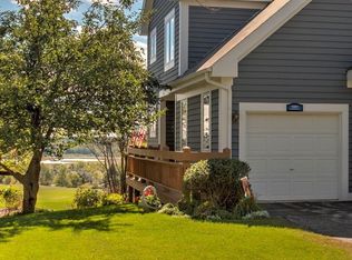 1091 Lakeland Ln, Lake Geneva, WI 53147