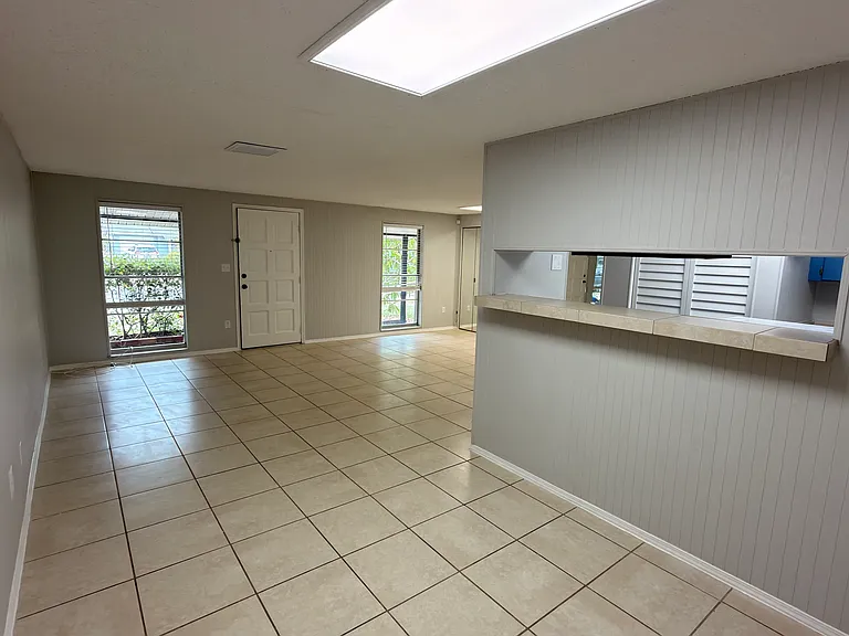 1116 Grantwood Ave — Photo 6